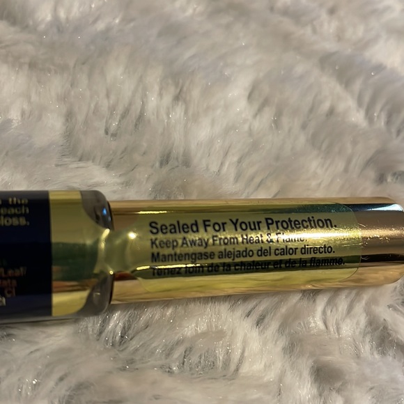 Lip sense by senegence  icicle - Picture 3 of 3